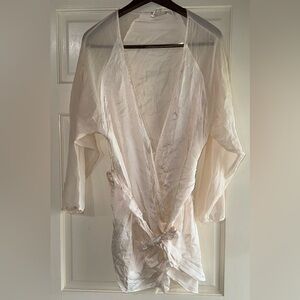 VTG Victoria’s Secret Gold Label Cream Silk Robe with Sheer Sleeves Size Small